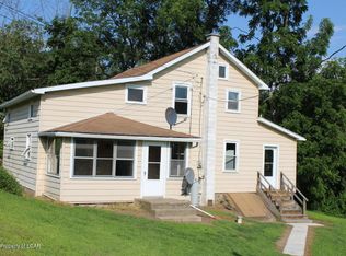 1067 Slocum Rd, Wapwallopen, PA 18660