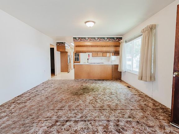 3rd image of 640 Division St