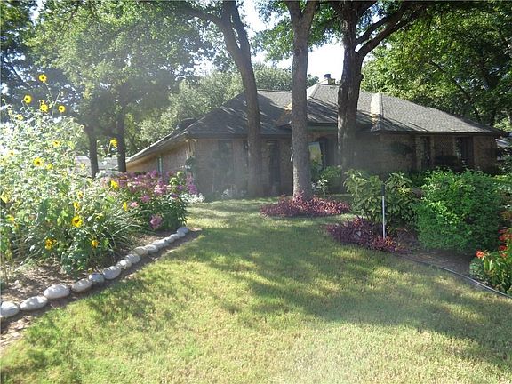 3rd image of 7801 Miracle Ln