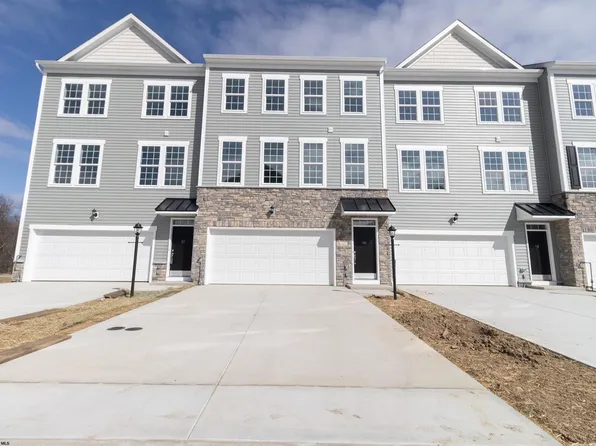 39 Dover Ct #39, Bridgeport, WV 26330