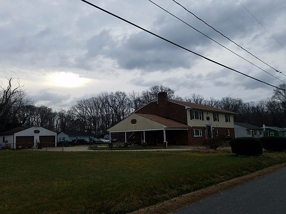 3rd image of 115 Evergreen Ave