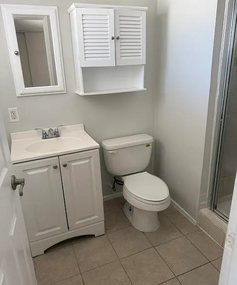24036 Kittridge St — Photo 10