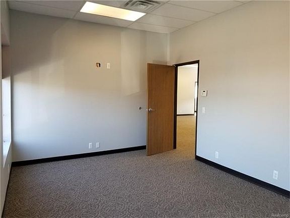 5th image of 417 Forest Ave