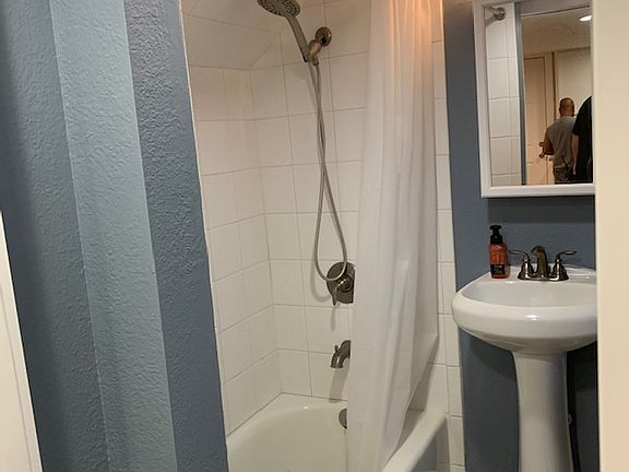 4th image of 3541 1/2 Ray St #1