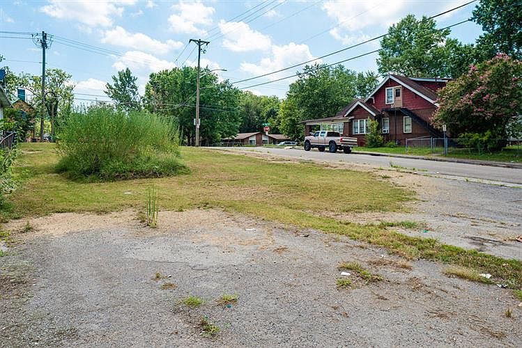 2nd image of 2101 McCalla Ave