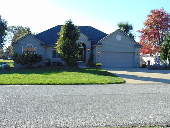 3rd image of 326 Gregg Ave