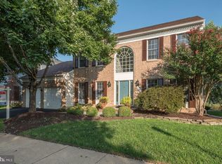 3703 Broadrun Dr, Fairfax, VA 22033