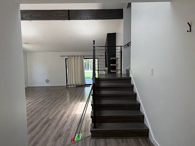 4 bed, 2147 sqft, $5,200 — Photo 2