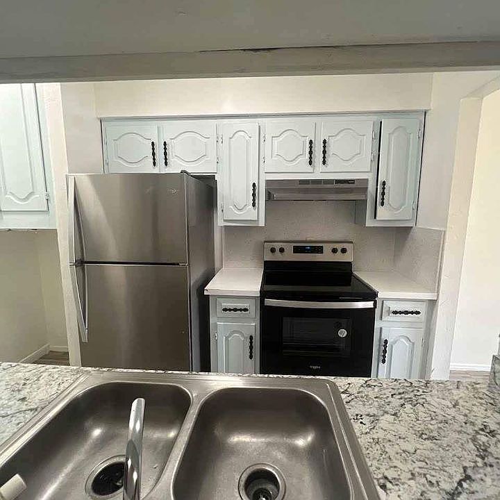 1st image of 420 Arborview Dr