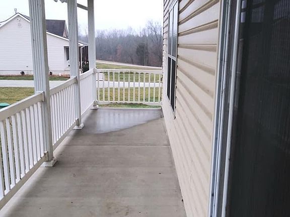 3rd image of 729 Pin Oak Dr