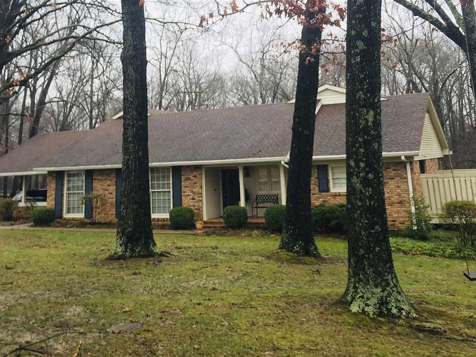 1st image of 102 Dogwood Dr