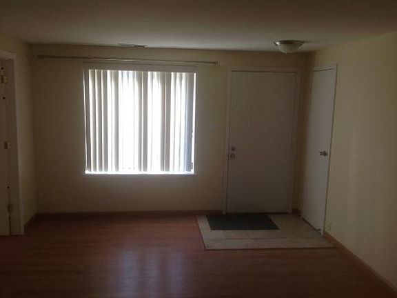 5th image of 144 Cambridge Dr