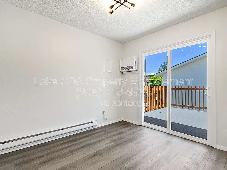 906 N 2nd St — Photo 10