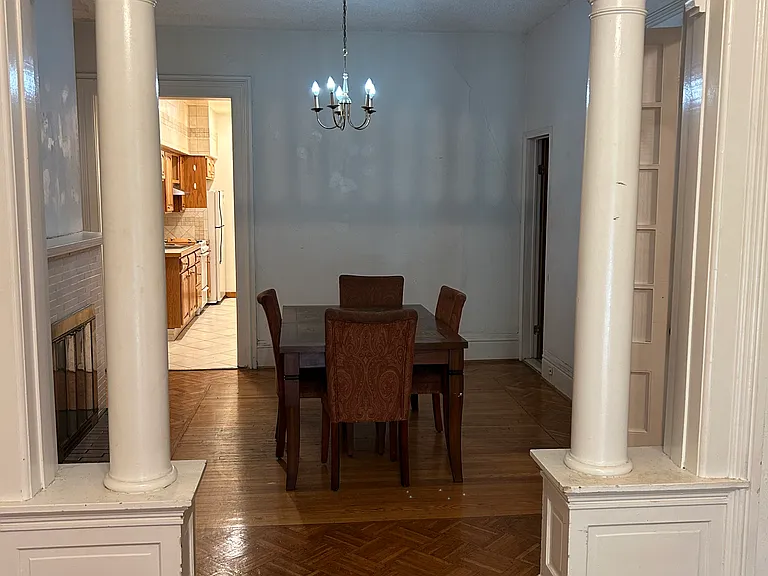 Pillars into dining room