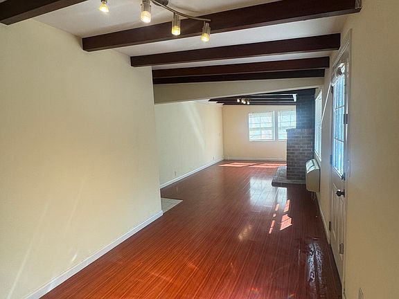 3rd image of 5729 Camellia Ave #B