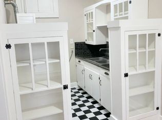 1136 Berthea St APT 8, Houston, TX 77006