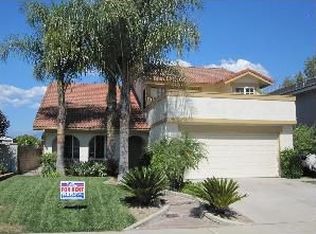 27 Skyline Ln, Pomona, CA 91766