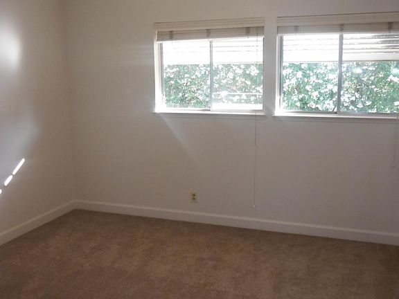 4th image of 19513 Mockingbird Hill Ln