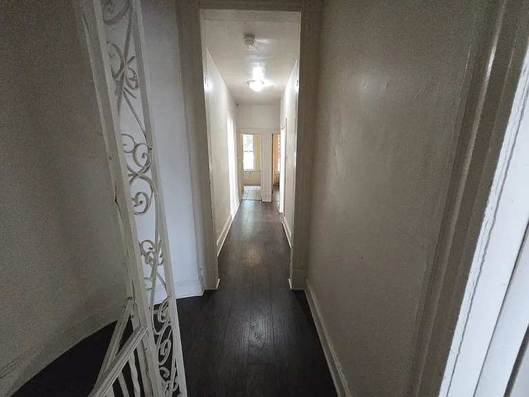 407 N Webster Ave — Photo 28