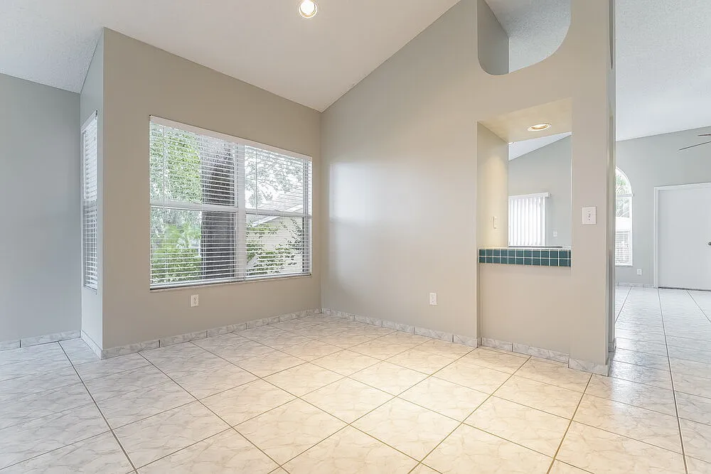 3 bed, 2.0 bath, 1682 sqft, $2,670 — Photo 4