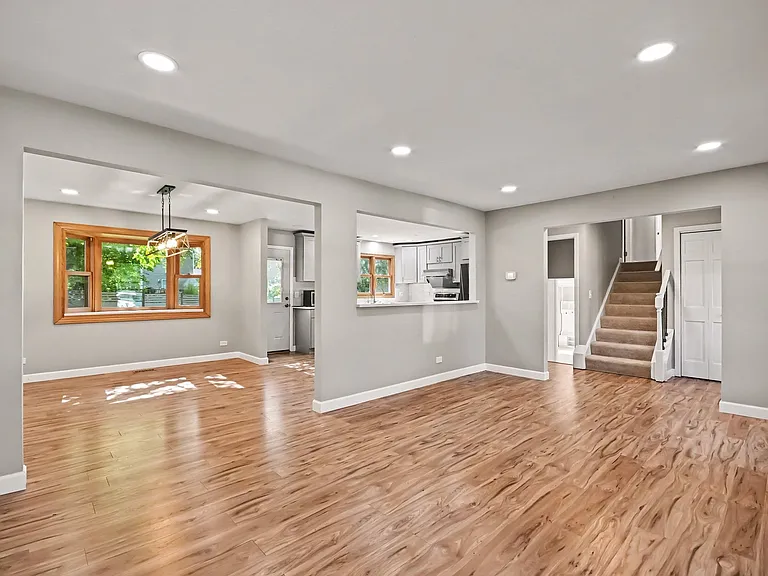 5195 Castaway Ln — Photo 4