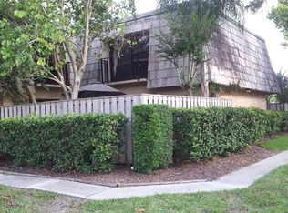 5252 Brook Ct, Orlando, FL 32811