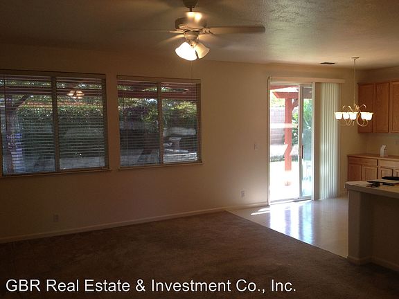 3rd image of 1825 Sunstone Dr