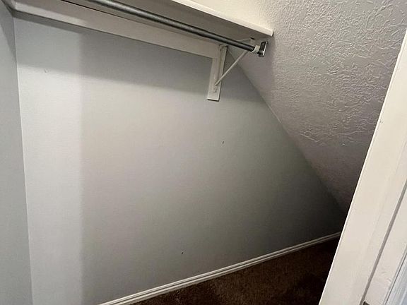 4th image of 141 Penny Ln