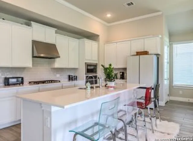 4 bed, 2.5 bath, 2251 sqft, $2,599 — Photo 3