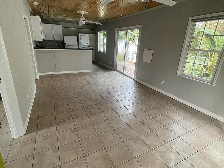 736 W King St #A — Photo 14