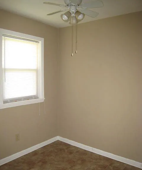 179 Lakeshore Dr #11 — Photo 5