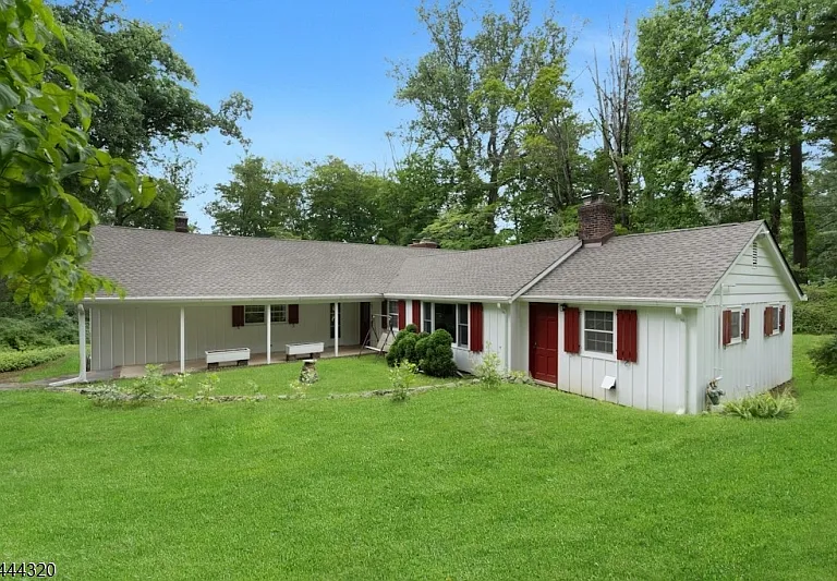 62 Gaston Rd — Photo 2