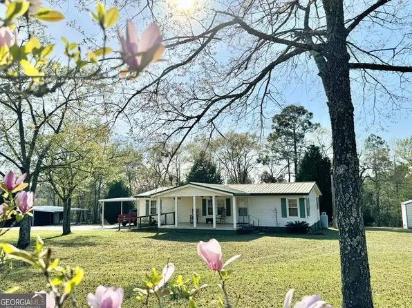 15 Chestnut Rd, Hazlehurst, GA 31539