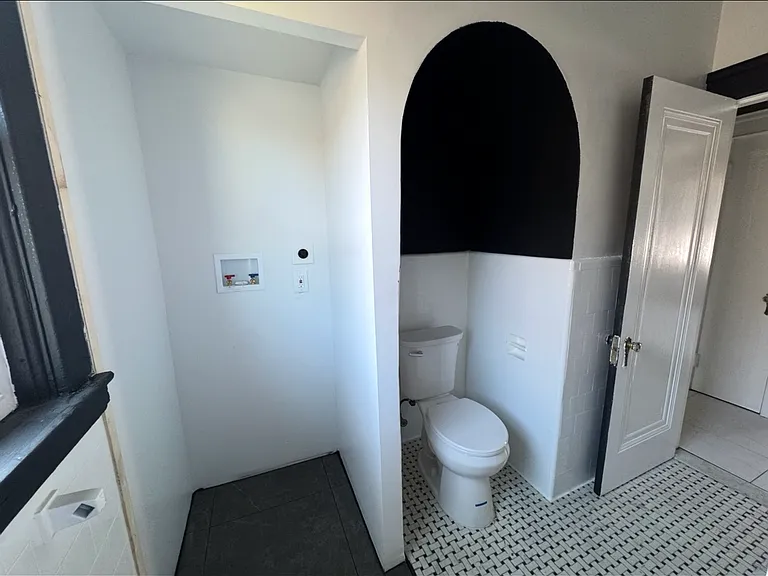 140 Woodbine St #2 — Photo 9