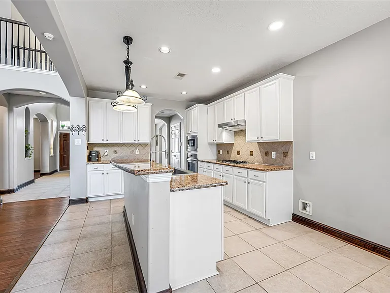 8127 Edenwood Dr — Photo 18