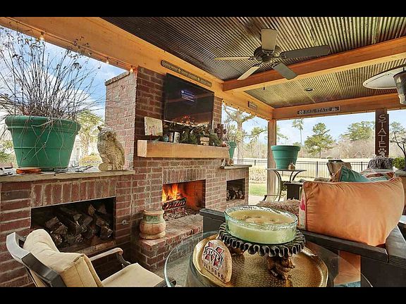 4th image of 117 Woodlands Green Dr