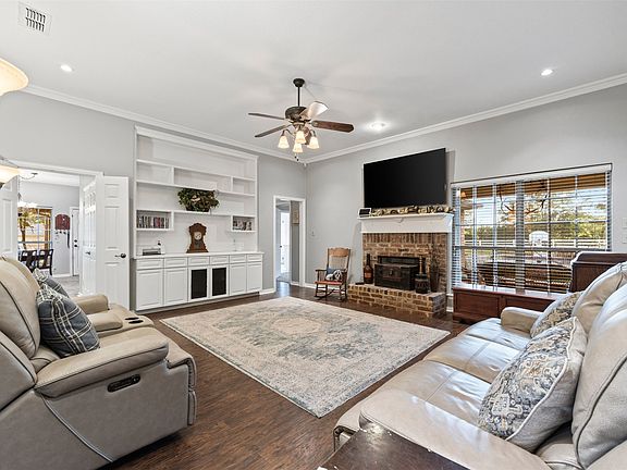 5th image of 3900 Creekside Ct