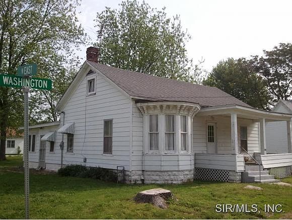 1st image of 204 E Washington St