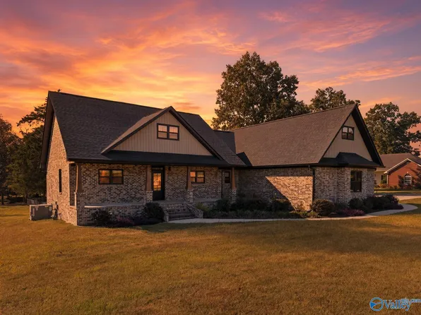 17 Country Cove Rd, Crossville, AL 35962