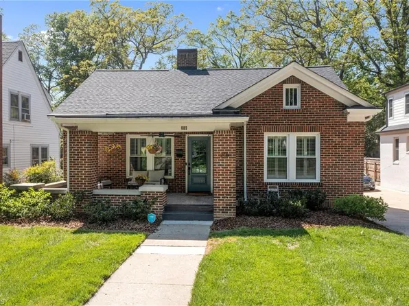 218 Kensington Rd, Greensboro, NC 27403