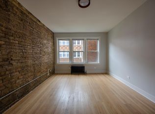 4121 W Belle Plaine Ave APT 14, Chicago, IL 60641