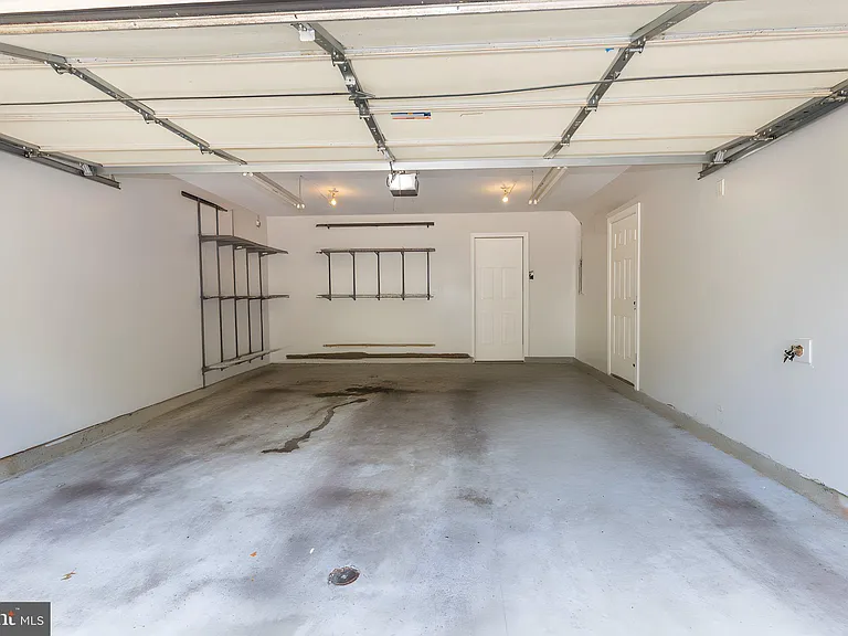 3826 Elmwood Towne Way — Photo 30