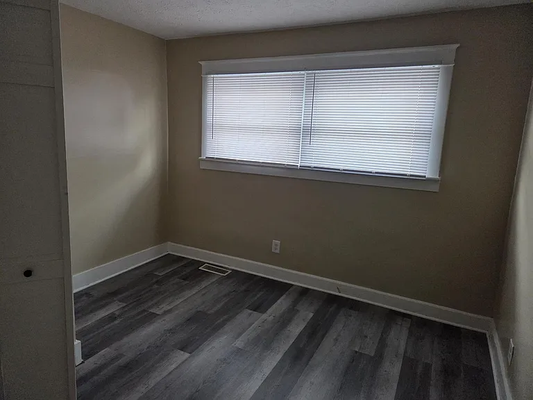 245 S Randolph St — Photo 6