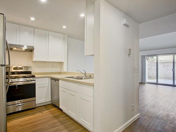 3rd image of 415 W Gutierrez St #8-415WGUT