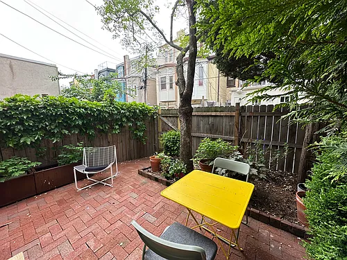 2316 Fitzwater St #1 Photo 1