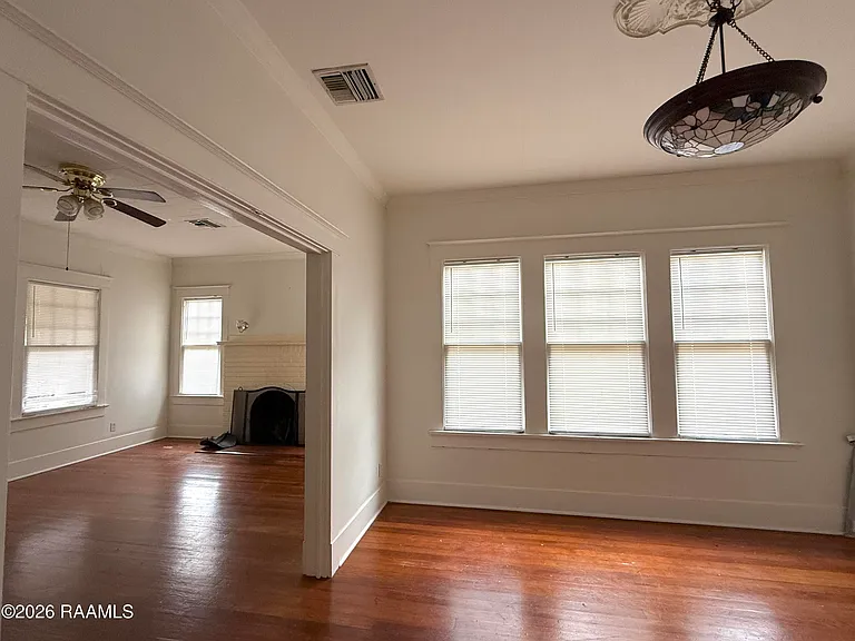213 General Gardner Ave — Photo 4