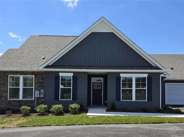 211 Oxford Ave, Smithfield, VA 23430