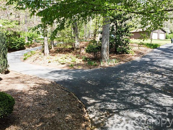 5th image of 308 Brentwood Cir