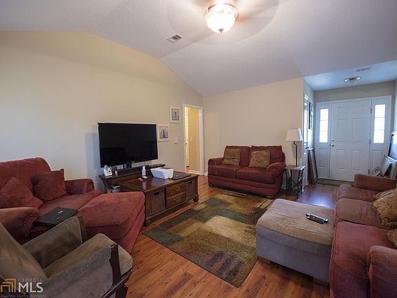 3rd image of 226 Kristins Dr