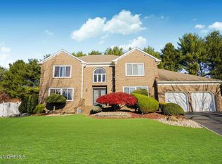 10 Emmons Ct, Marlboro, NJ 07746